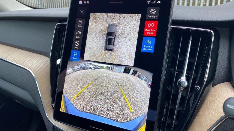 Volvo XC60 2.0 B5P Plus Dark 5dr AWD Geartronic Petrol Estate